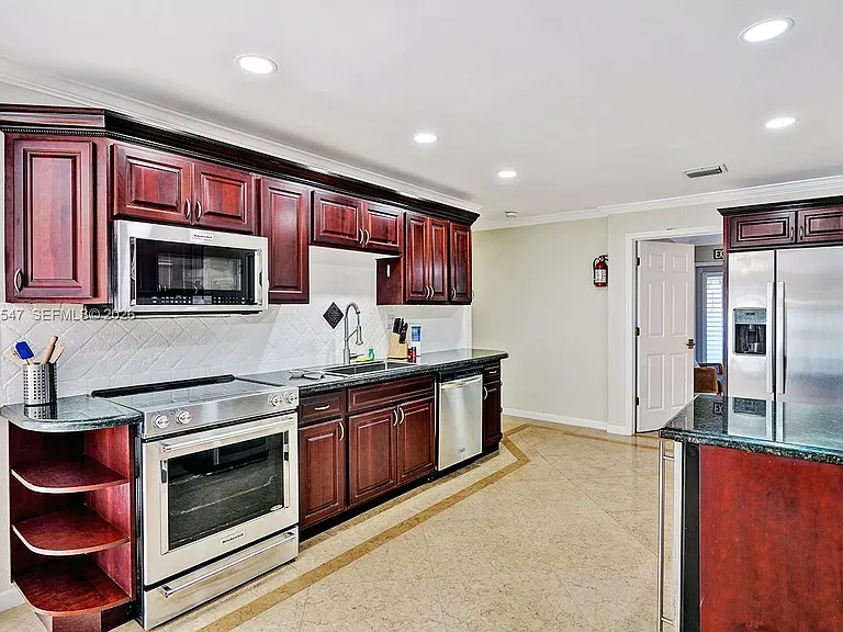 1016 Harrison St — Photo 24