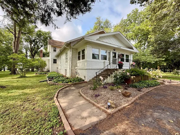 927 Hurt St, Slater, MO 65349