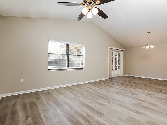 3rd image of 1561 Kenlyn Dr