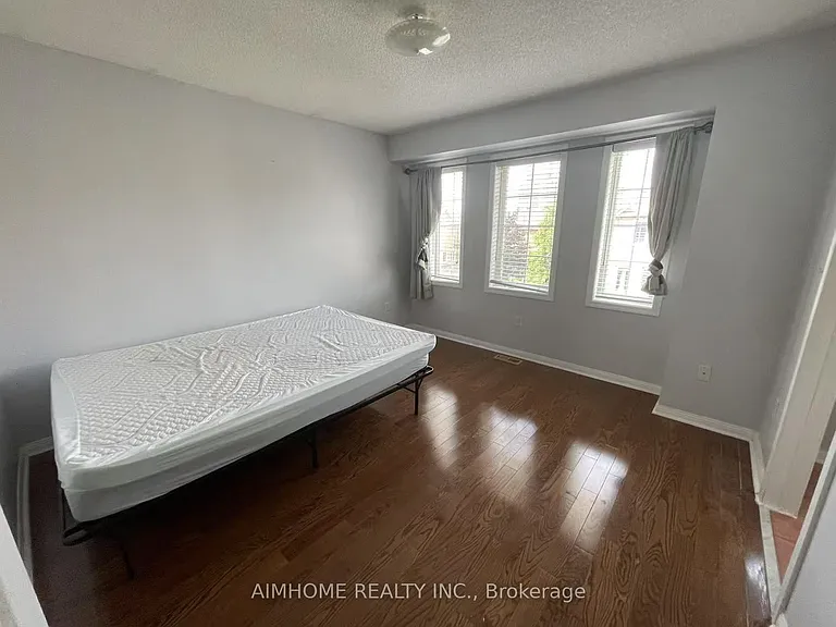 80 Acorn Pl #112 — Photo 15