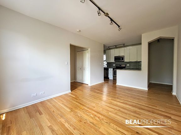 4th image of 2834 W Palmer St #2834203