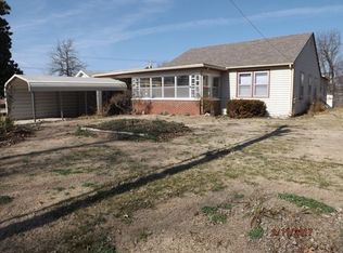 411 W South St, Aurora, MO 65605