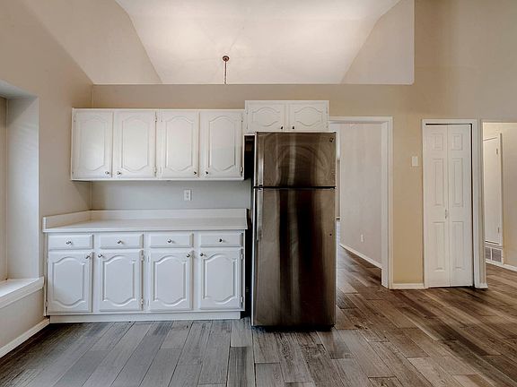 3rd image of 6801 Beeman Dr #1