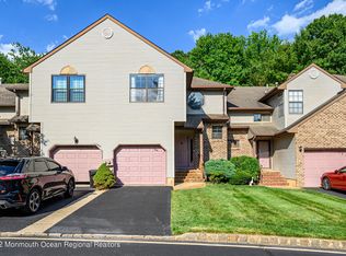 384 Oak Knoll Dr #38-4, Englishtown, NJ 07726