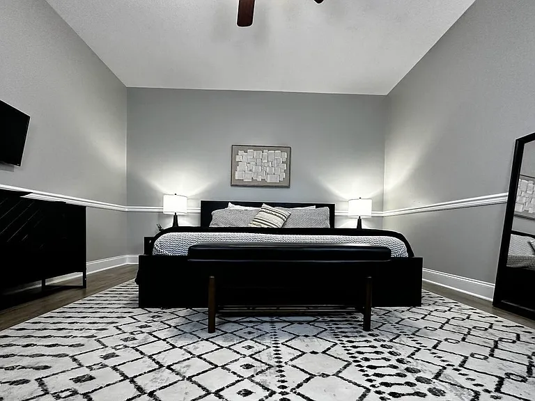 169 E Grand Ave #402 — Photo 7