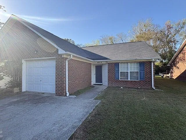 2621 Richard Dr #B