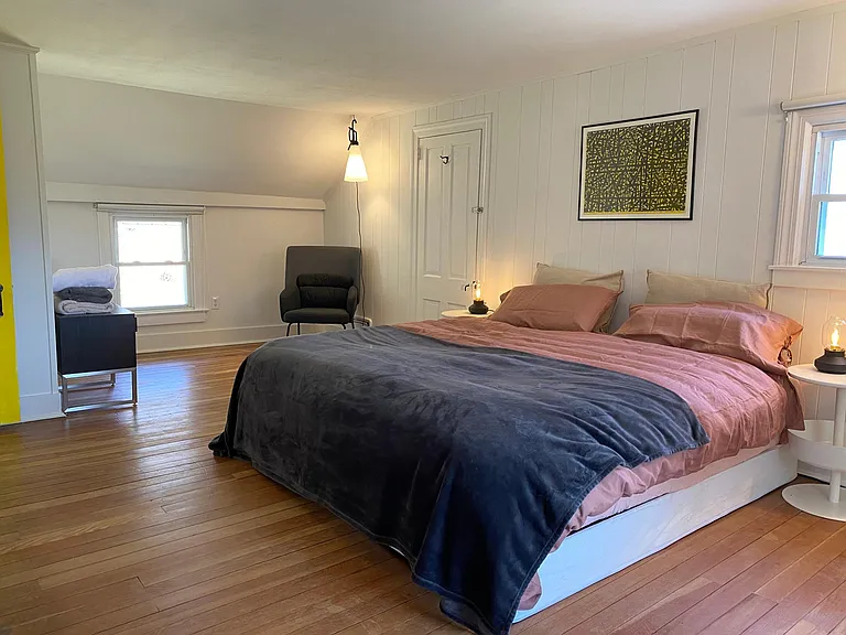 The king bedroom upstairs