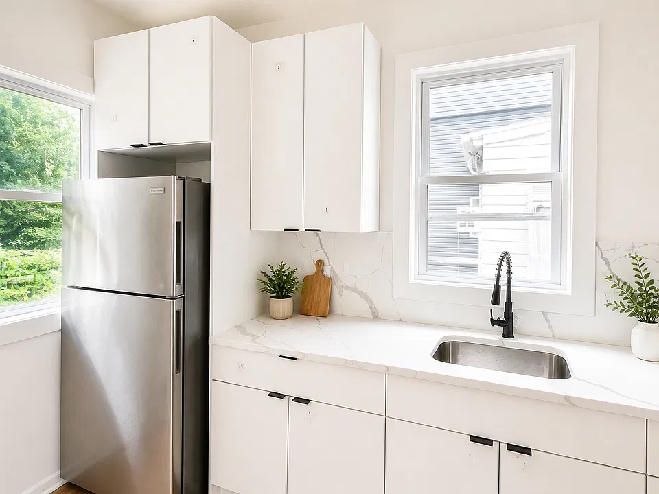 132 Boyd Ave #1