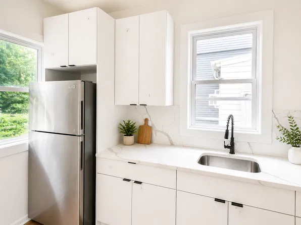 132 Boyd Ave #1, Jersey City, NJ 07304