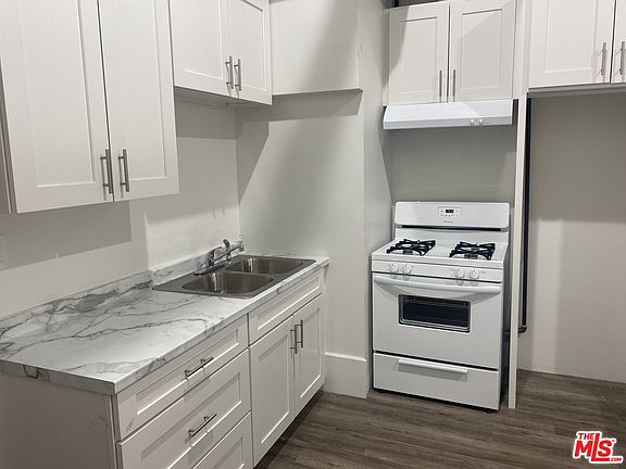 4th image of 714 S Hill St Ste 204