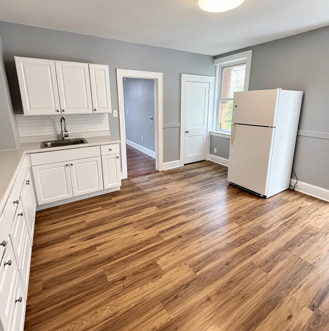 3 bed, 1.0 bath, 1000 sqft, $1,550 — Photo 2