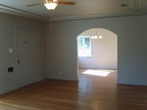 2nd image of 1505 N Thorne Ave