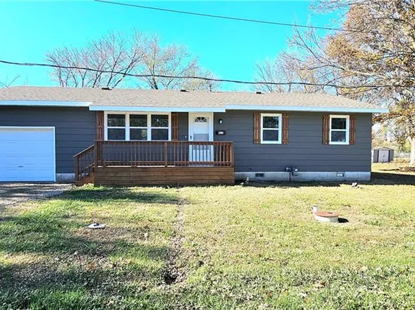 413 S Burnett St, Girard, KS 66743