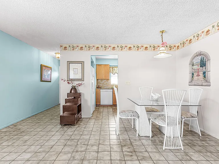 152 SW 47th Ter #5 — Photo 20