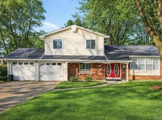 6090 Lancaster Dr, Flint, MI 48532