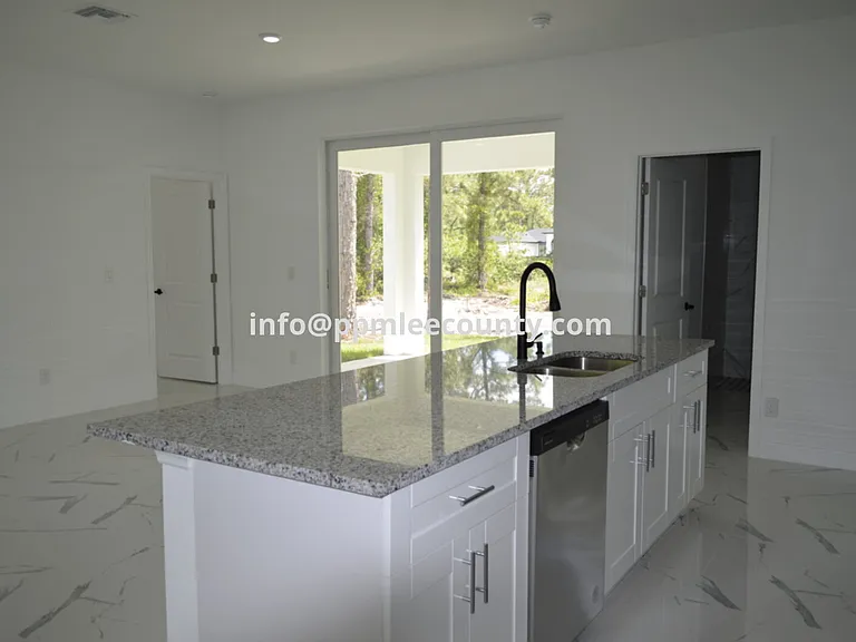 2611 Carol Pl — Photo 9