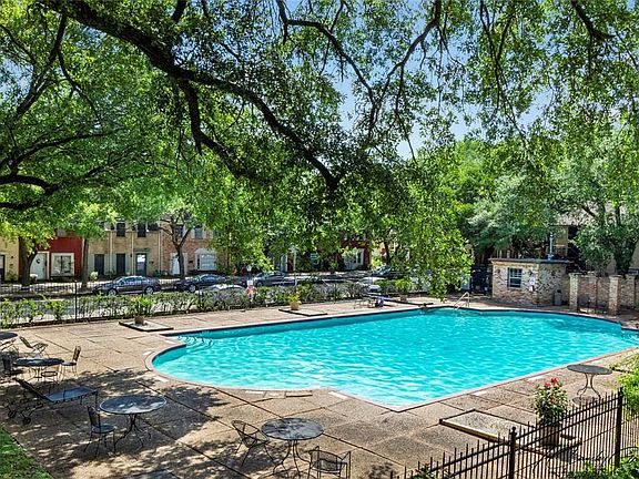 3rd image of 5216 Arboles Dr APT 13