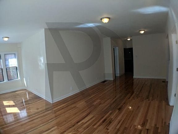 5th image of 622 W Cornelia Ave #622S1