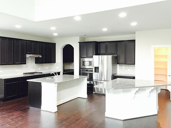 Large rooms with the best amenities and stainless steel appliances