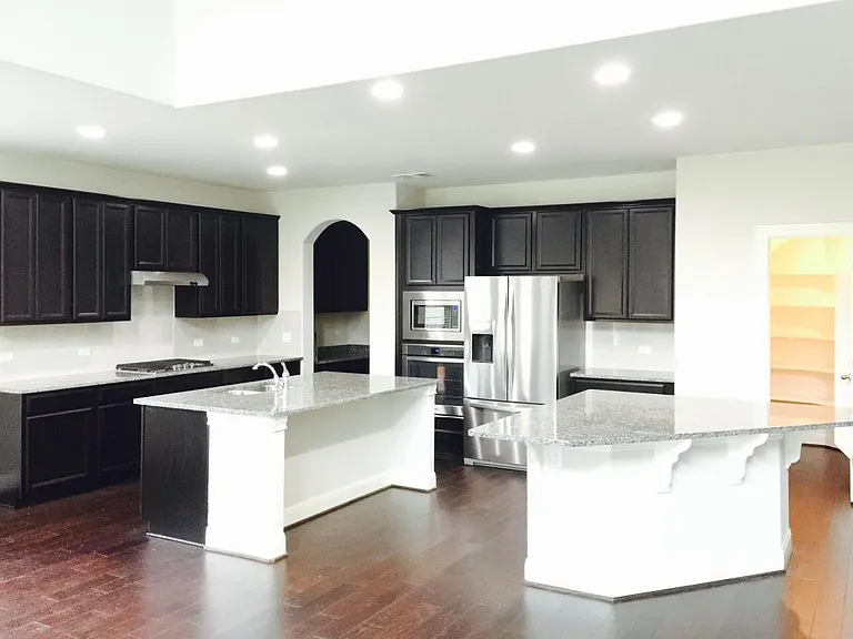 Large rooms with the best amenities and stainless steel appliances