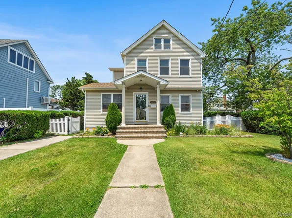 1047 Cornwell Avenue, Baldwin, NY 11510