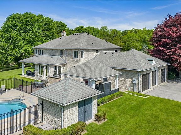 3rd image of 938 Governors Rd