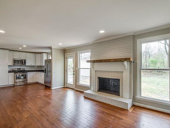 4th image of 807 Ronald Dr