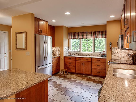 5th image of 6019 Madeira Dr #110