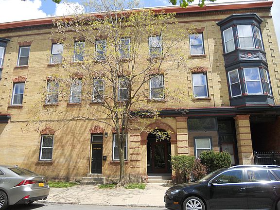 3rd image of 295 Ashland Ave APT 8