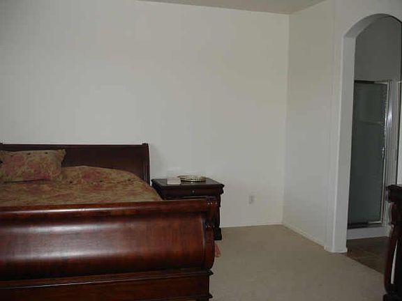 4th image of 252 W Diamond Terrace