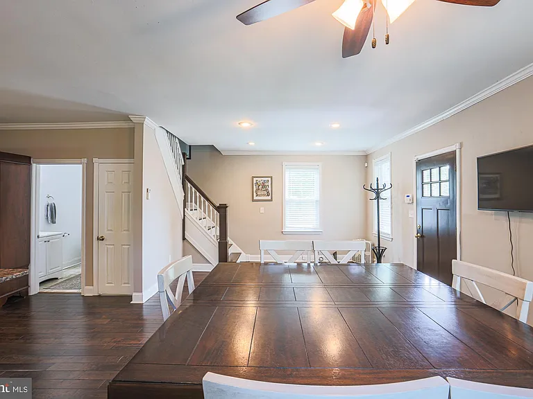 215 Clarendon Ave — Photo 32