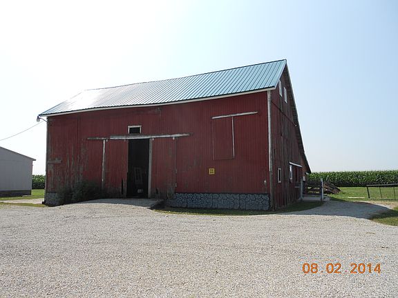 barn with 3 horse stalls
