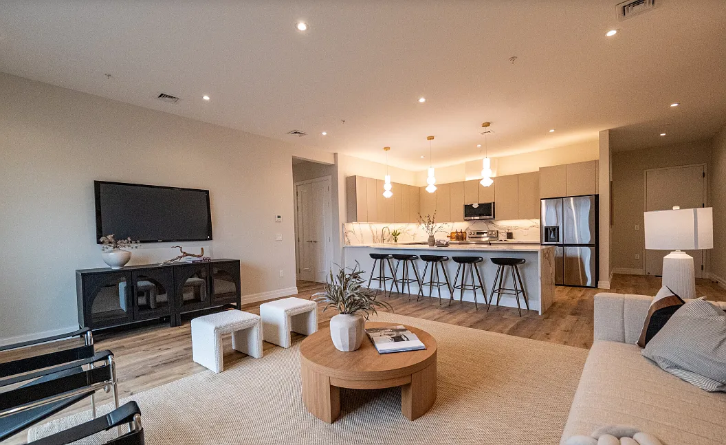 2 bed, 1341 sqft, $3,925 — Photo 2