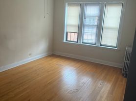 2505 W Winnemac Ave, Chicago, IL