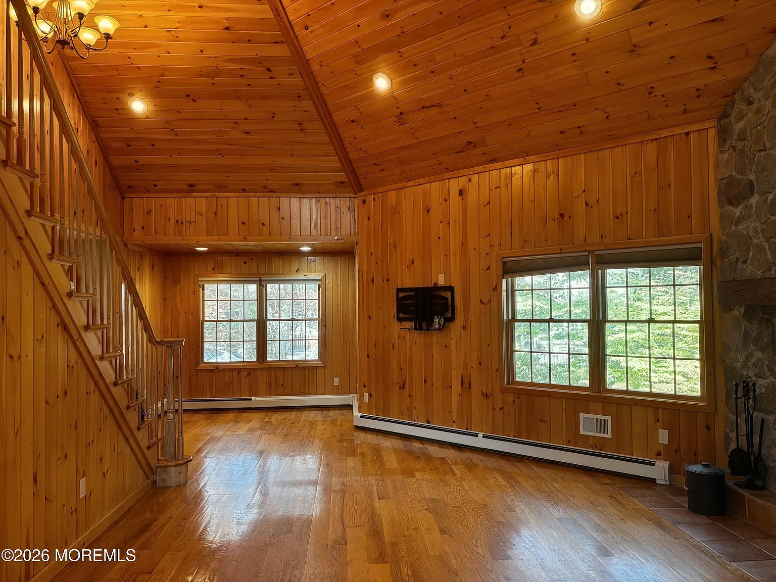 4 bed, 2208 sqft, $3,900 — Photo 4