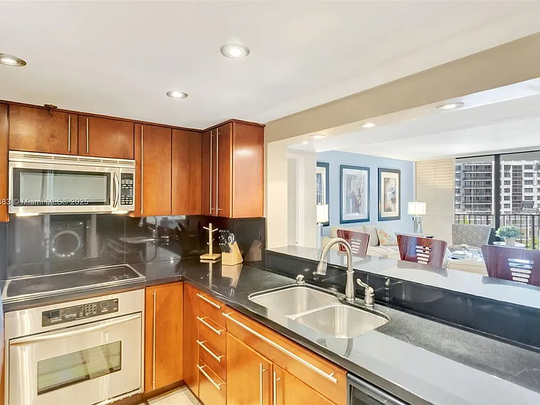 520 Brickell Key Dr #A914 — Photo 16