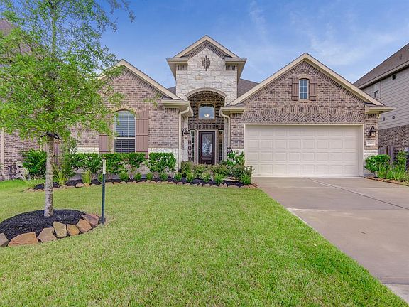 2nd image of 4821 La Piedra Ln