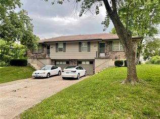 327/329 SW 6th St, Blue Springs, MO 64014