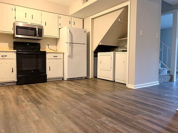 5th image of 2108 Ashland City Rd APT B