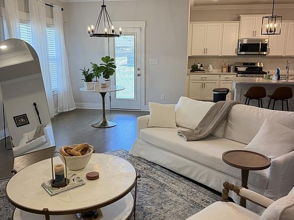 3rd image of 9513 Hampton Oak Dr