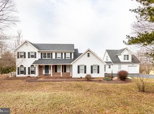 14 Cherry Valley Rd, Hanover, PA 17331