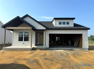 1247 Dublin Dr, Waterville, OH 43566