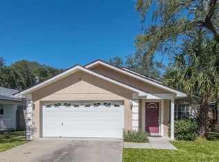 2909 W Wallace Ave, Tampa, FL 33611