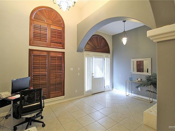 5th image of 3508 W Gardenia Ave