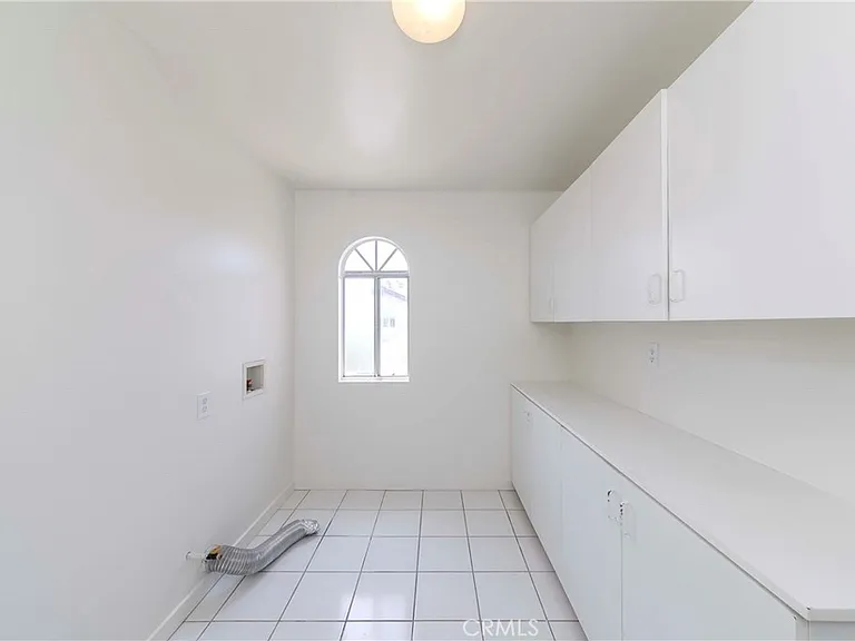 1361 Abraham Ter — Photo 16