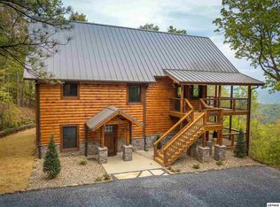 1514 Garrett Ln, Gatlinburg, TN 37738