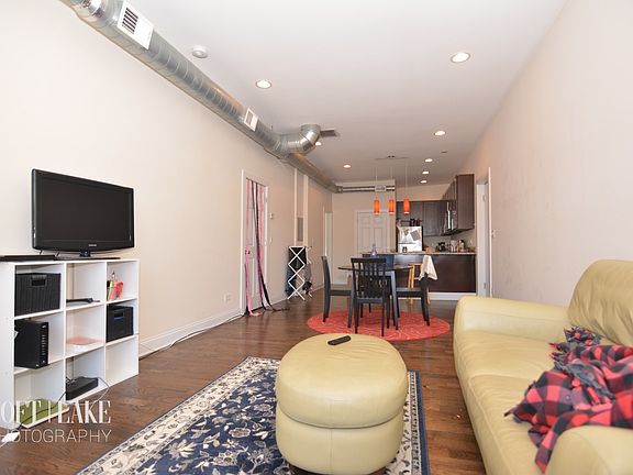 3rd image of 1032 N Ashland Ave #2