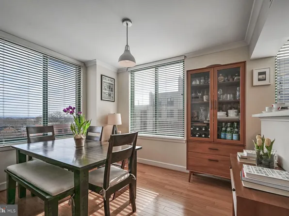 1201 N Garfield St APT 705, Arlington, VA 22201