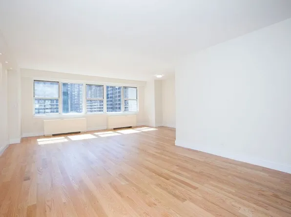 155 East 34th Street image 1 of 8