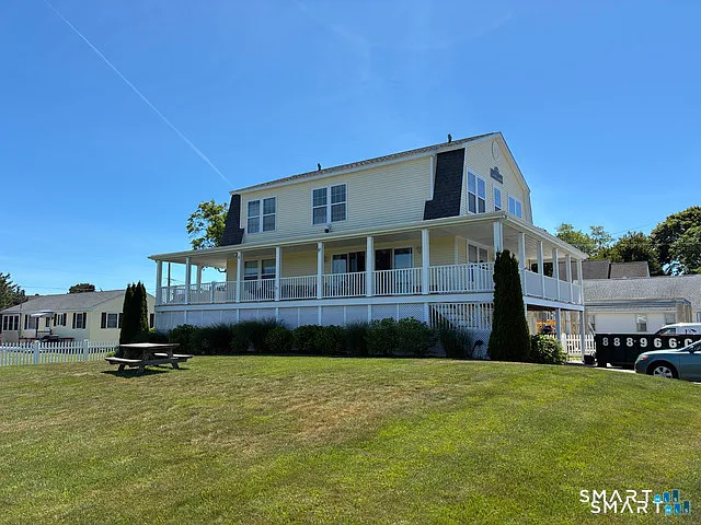 2 Buckingham Ave